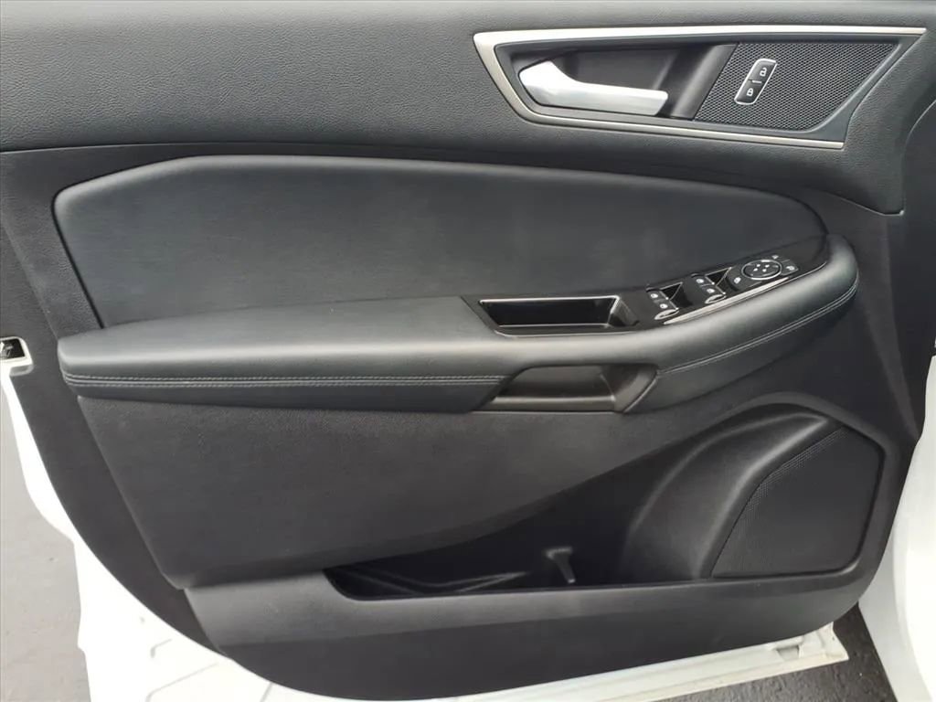 Used 2019 Ford Edge SEL w/ Equipment Group 201A image 24