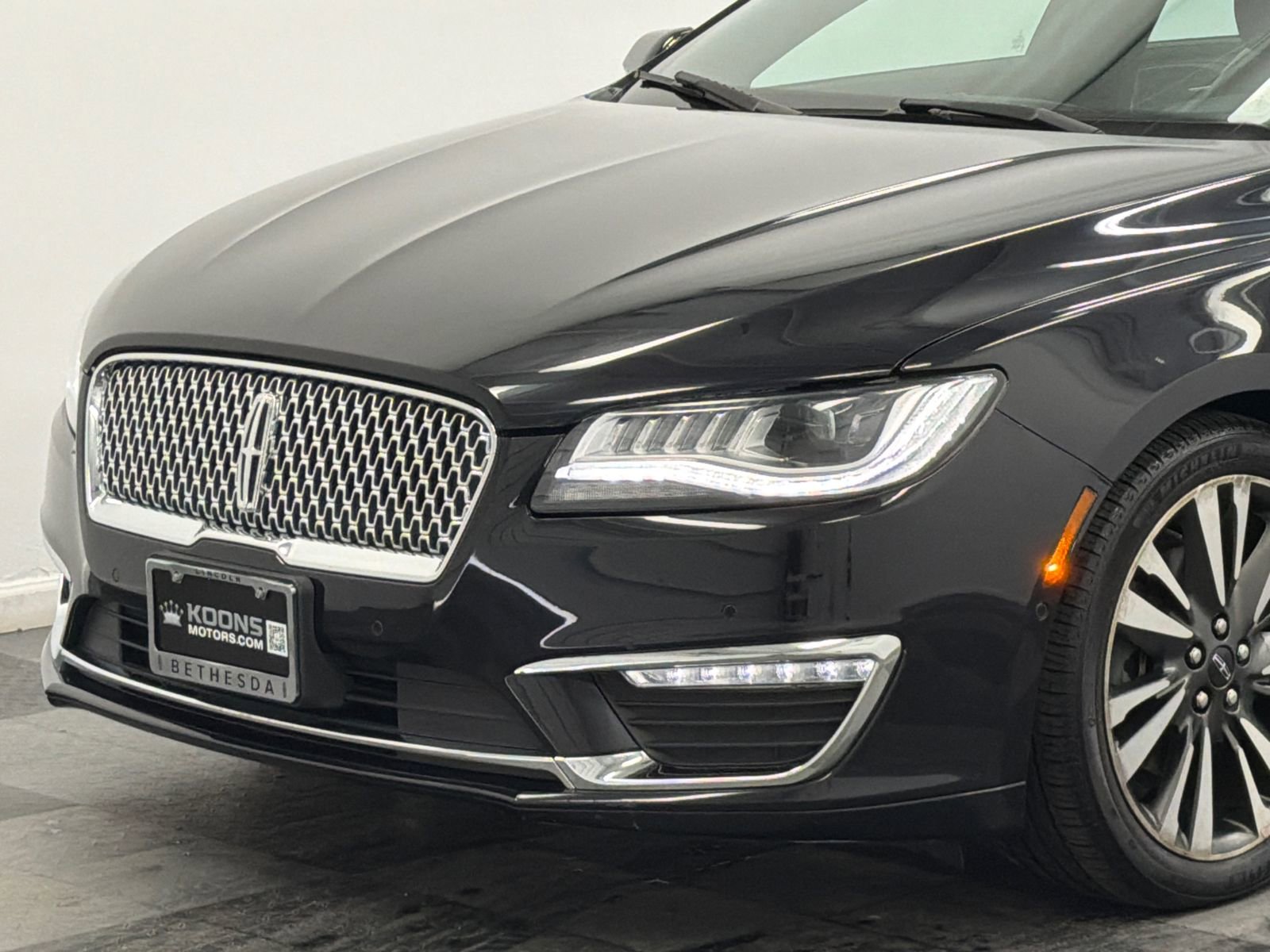 Used 2019 Lincoln MKZ Reserve image 2