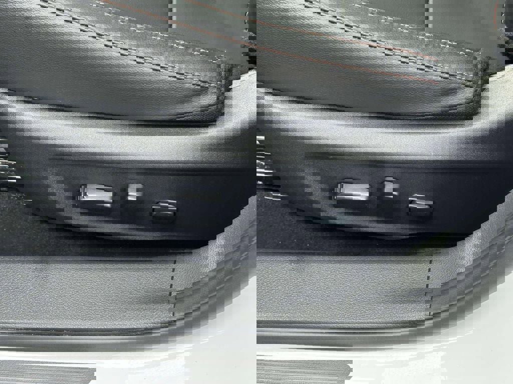 Used 2024 Nissan Sentra SR w/ SR Premium Package image 18