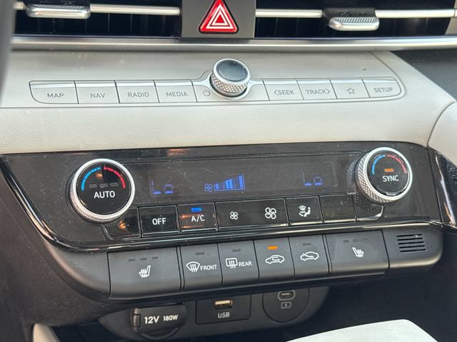 Used 2024 Hyundai Elantra Limited FWD image 23