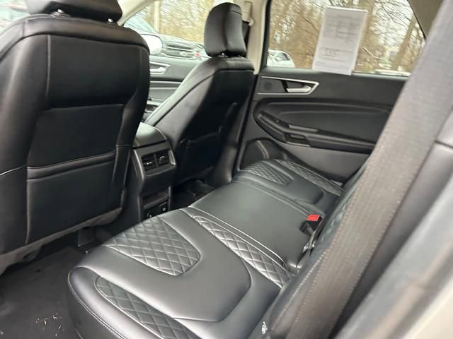 Used 2024 Ford Edge Titanium AWD/4WD image 12