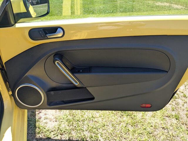 Used 2015 Volkswagen Beetle 1.8T FWD image 27