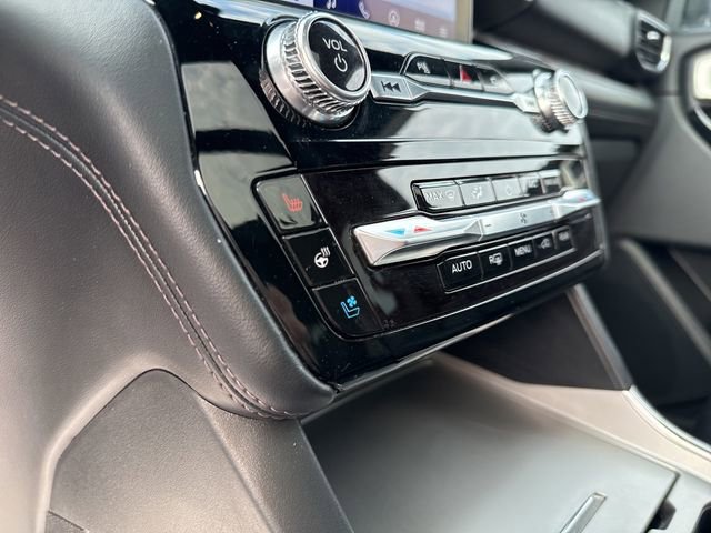 Used 2023 Ford Explorer Platinum w/ Technology Package image 31