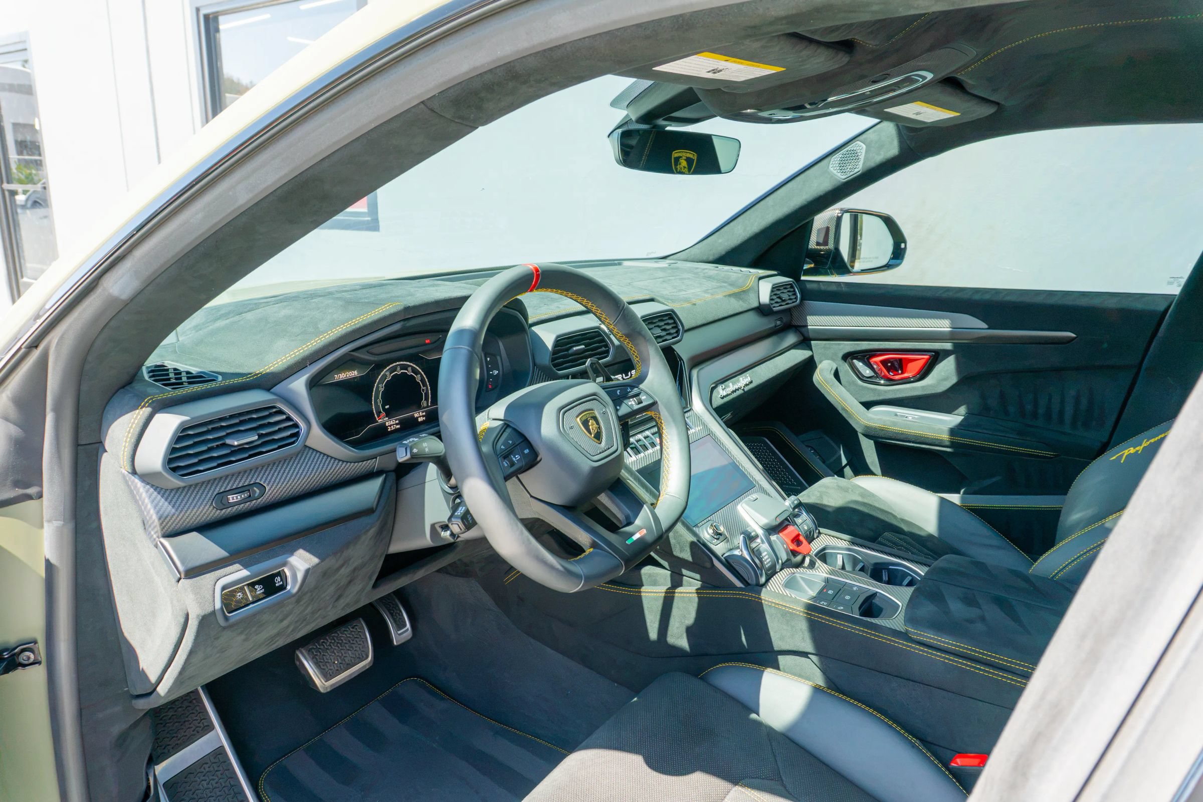 Used 2024 Lamborghini Urus Performante AWD/4WD image 10
