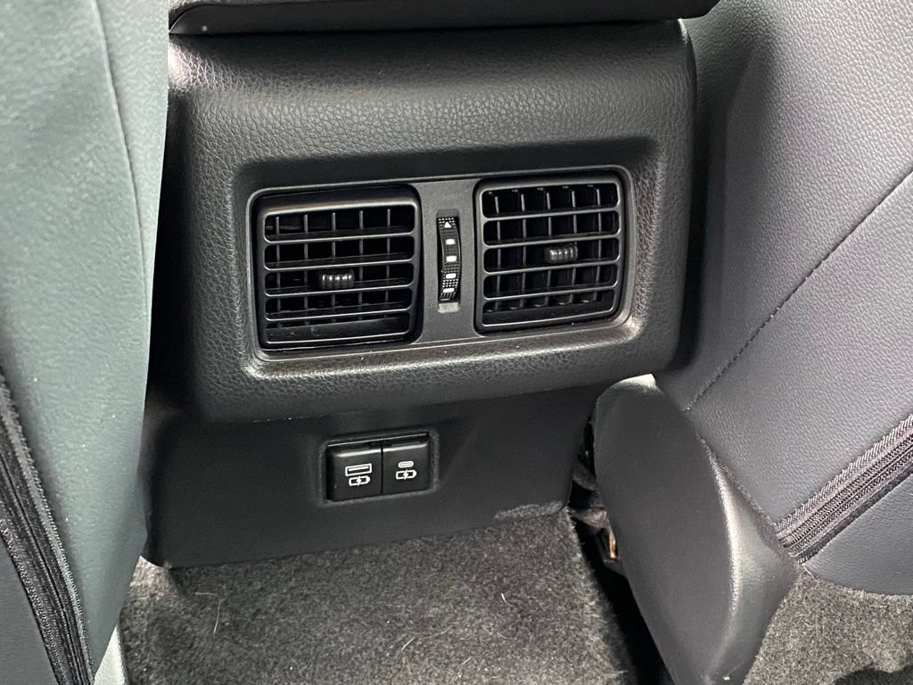 Used 2025 Toyota Camry SE FWD image 28