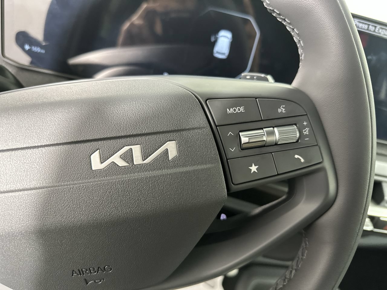 New 2027 Kia EV3 Wind FWD image 7