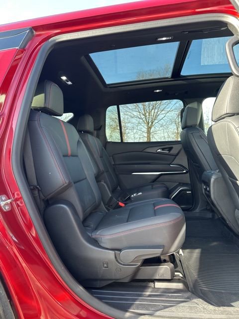 Used 2024 Chevrolet Traverse RS w/ LPO, Floor Liner Package image 42