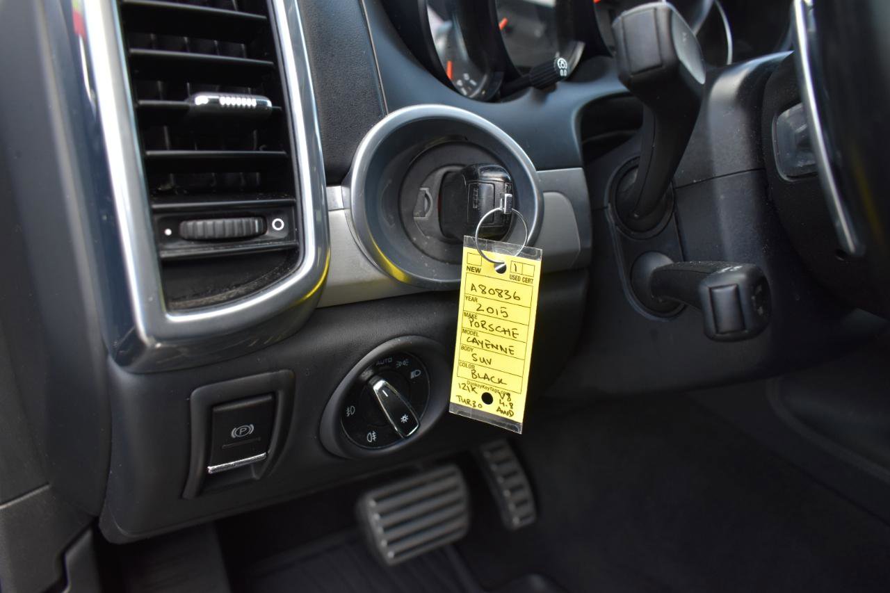 Used 2015 Porsche Cayenne Turbo AWD/4WD image 44