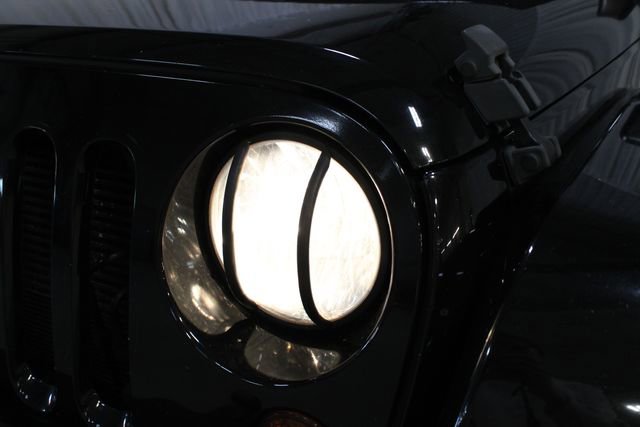 Used 2012 Jeep Wrangler Sahara w/ Connectivity Group AWD/4WD image 30