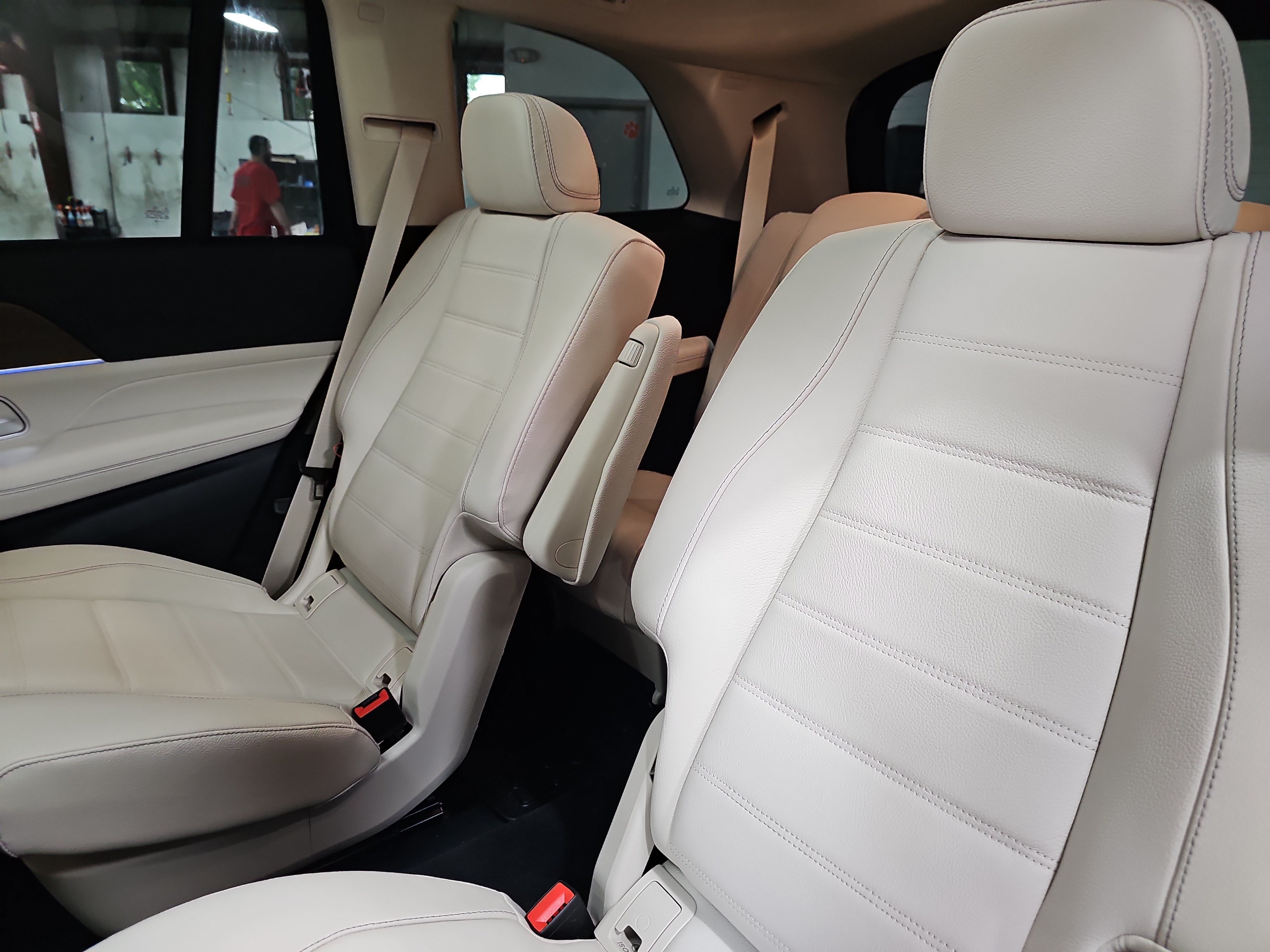 New 2026 Mercedes-Benz GLS 450 4MATIC image 16