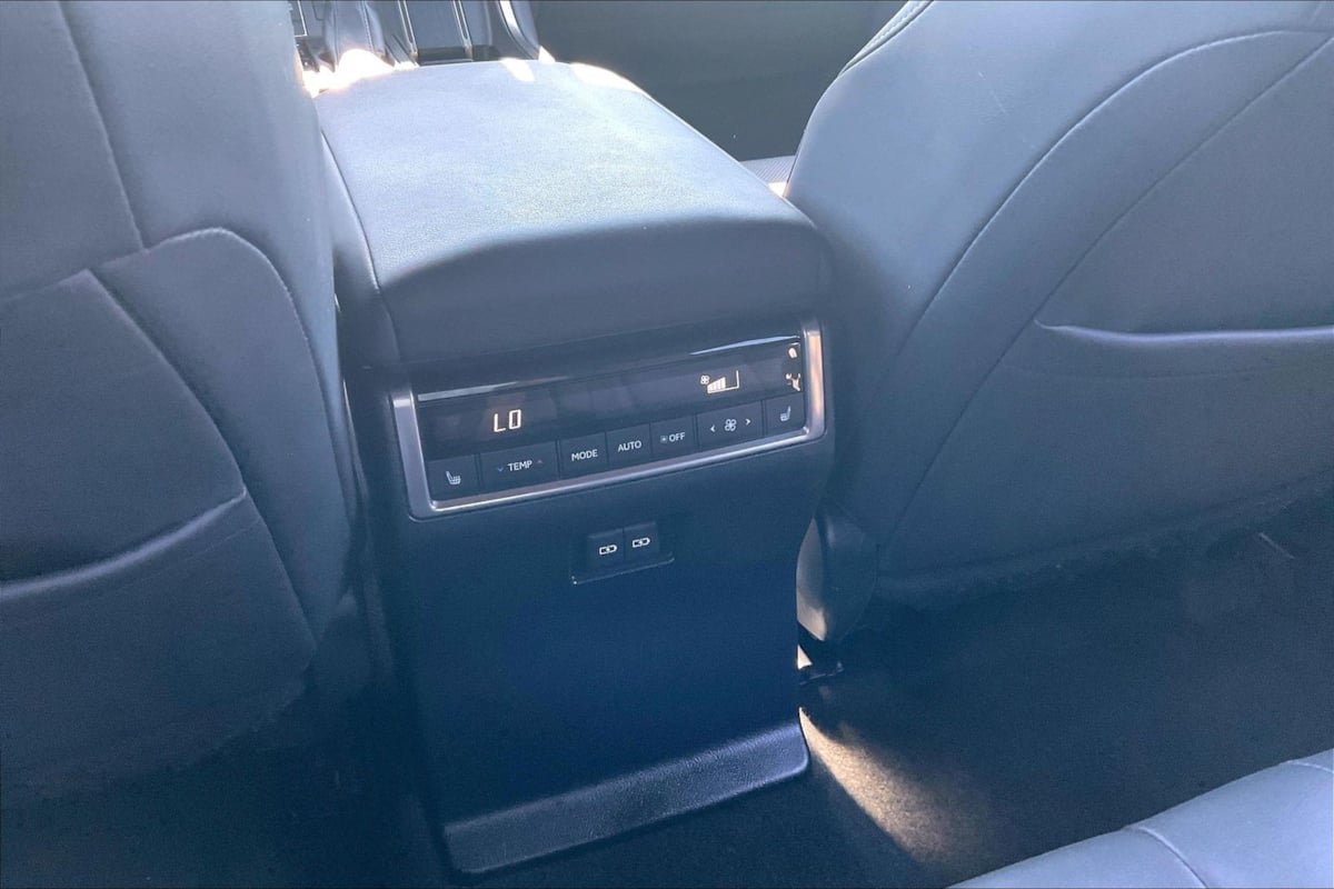 Used 2024 Lexus GX 550 w/ Accessory Package (Z1) AWD/4WD image 23