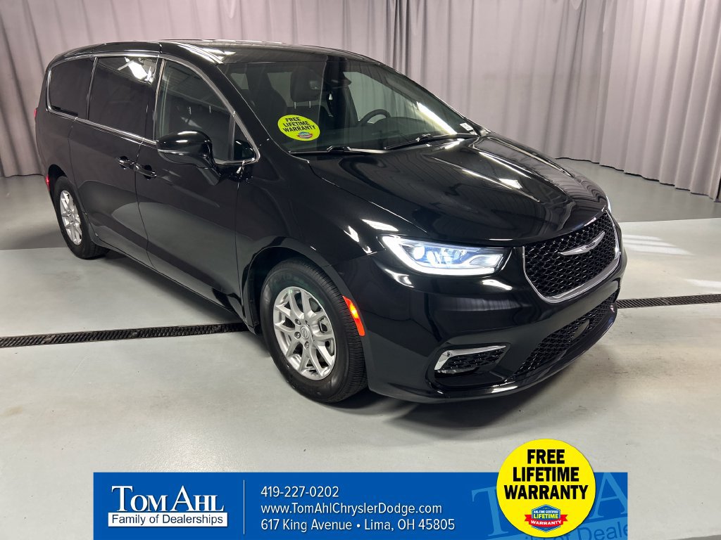 Used 2026 Chrysler Pacifica Select FWD 360° Tour