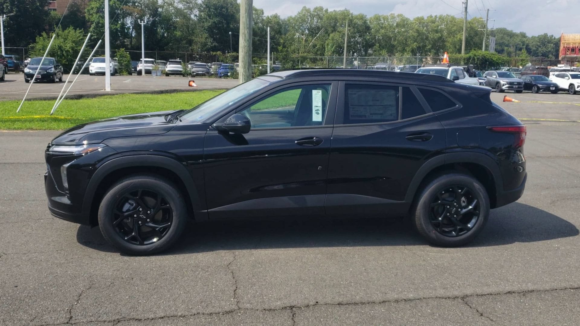 New 2026 Chevrolet Trax LT w/ Driver Confidence Package FWD image 29