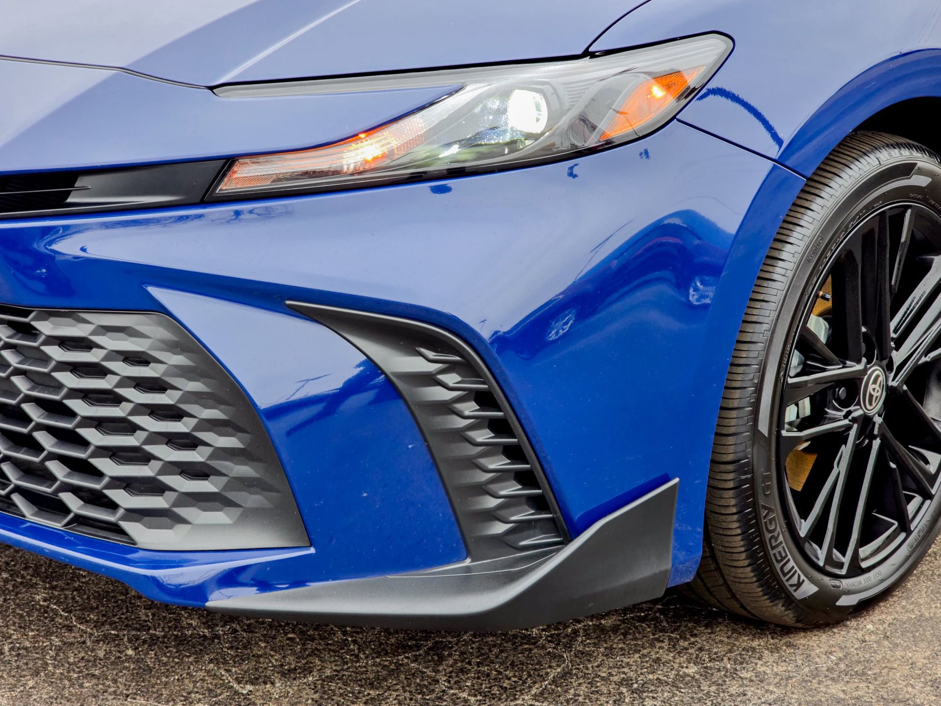 Used 2025 Toyota Camry SE image 5