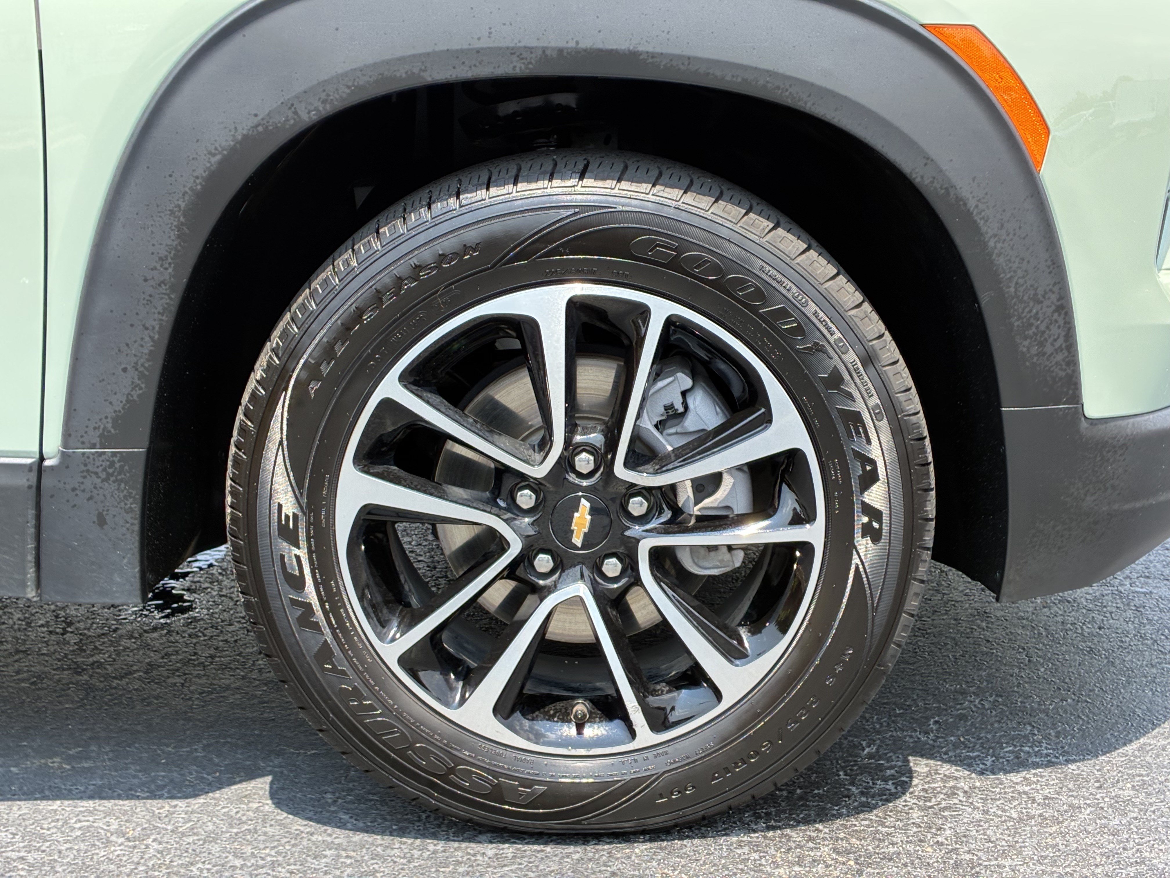 Used 2025 Chevrolet TrailBlazer LT FWD image 6