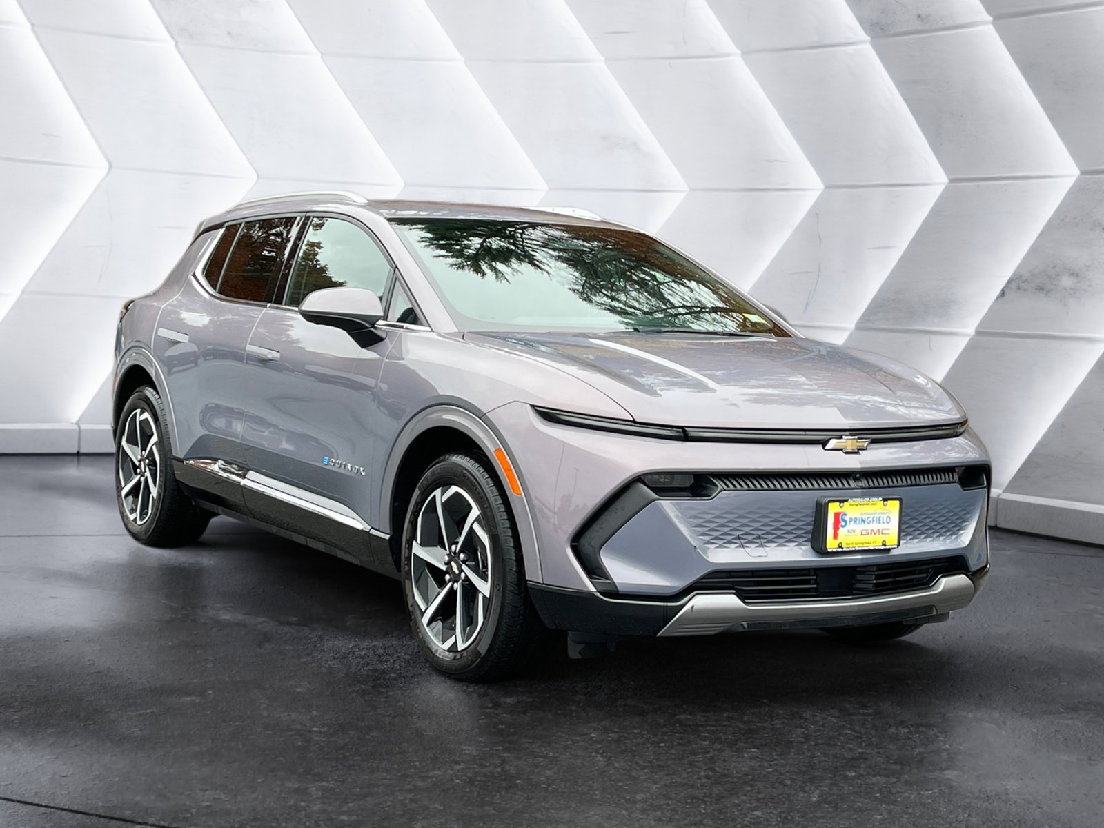 Used 2025 Chevrolet Equinox EV LT w/ Convenience Package image 8