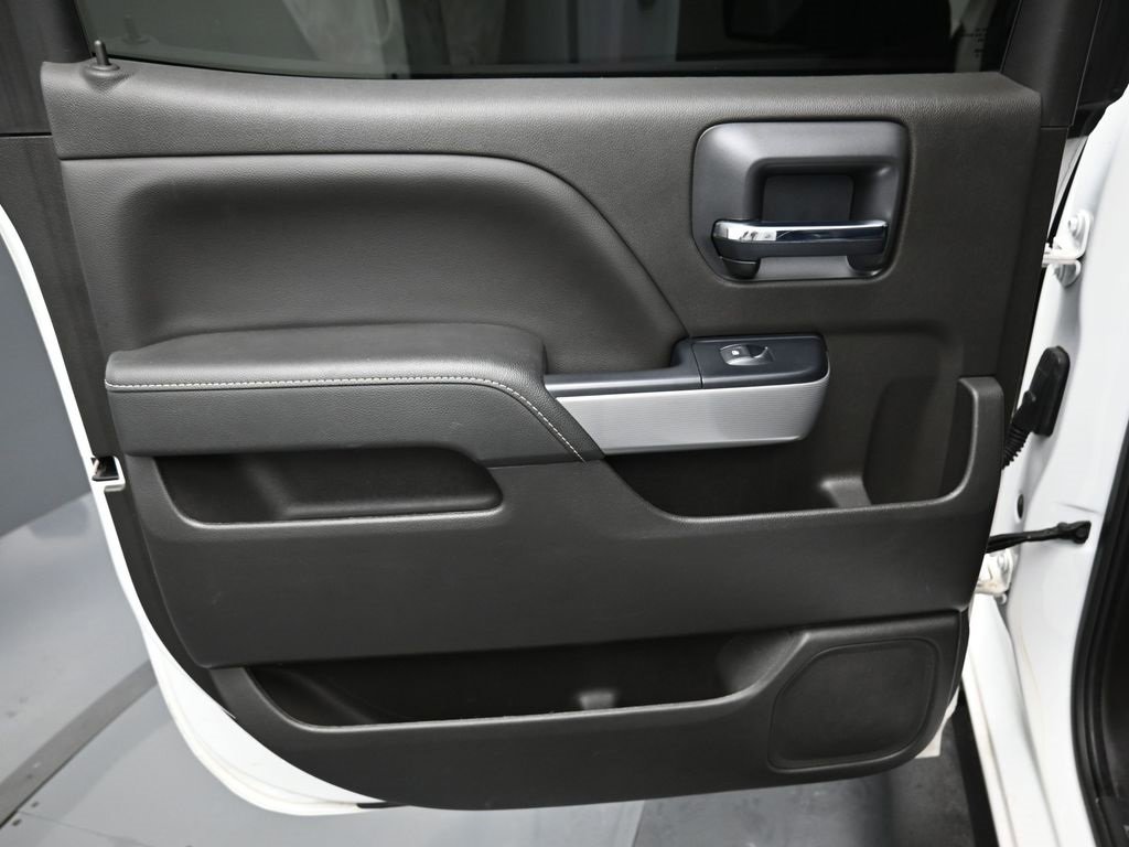 Used 2018 Chevrolet Silverado 1500 LT w/ All Star Edition image 27