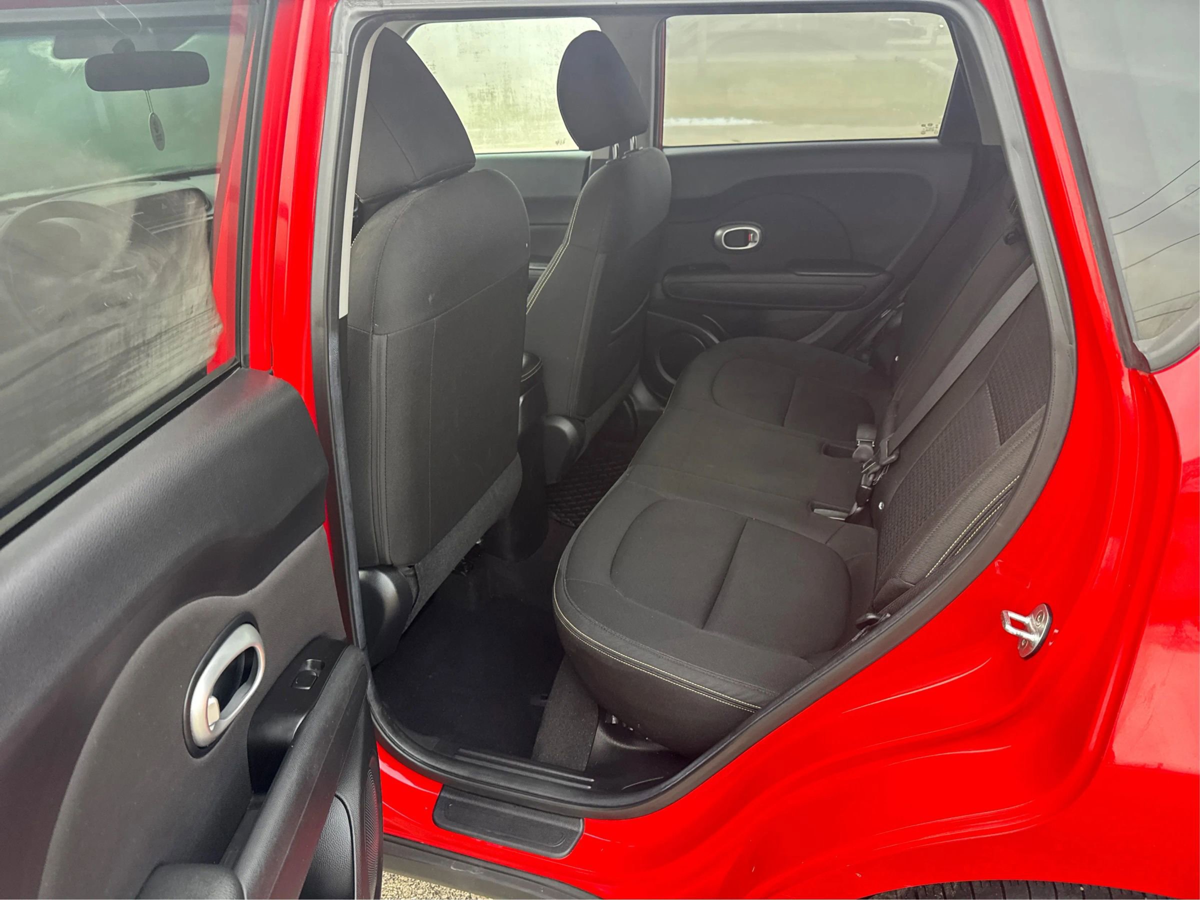 Used 2015 Kia Soul + image 11
