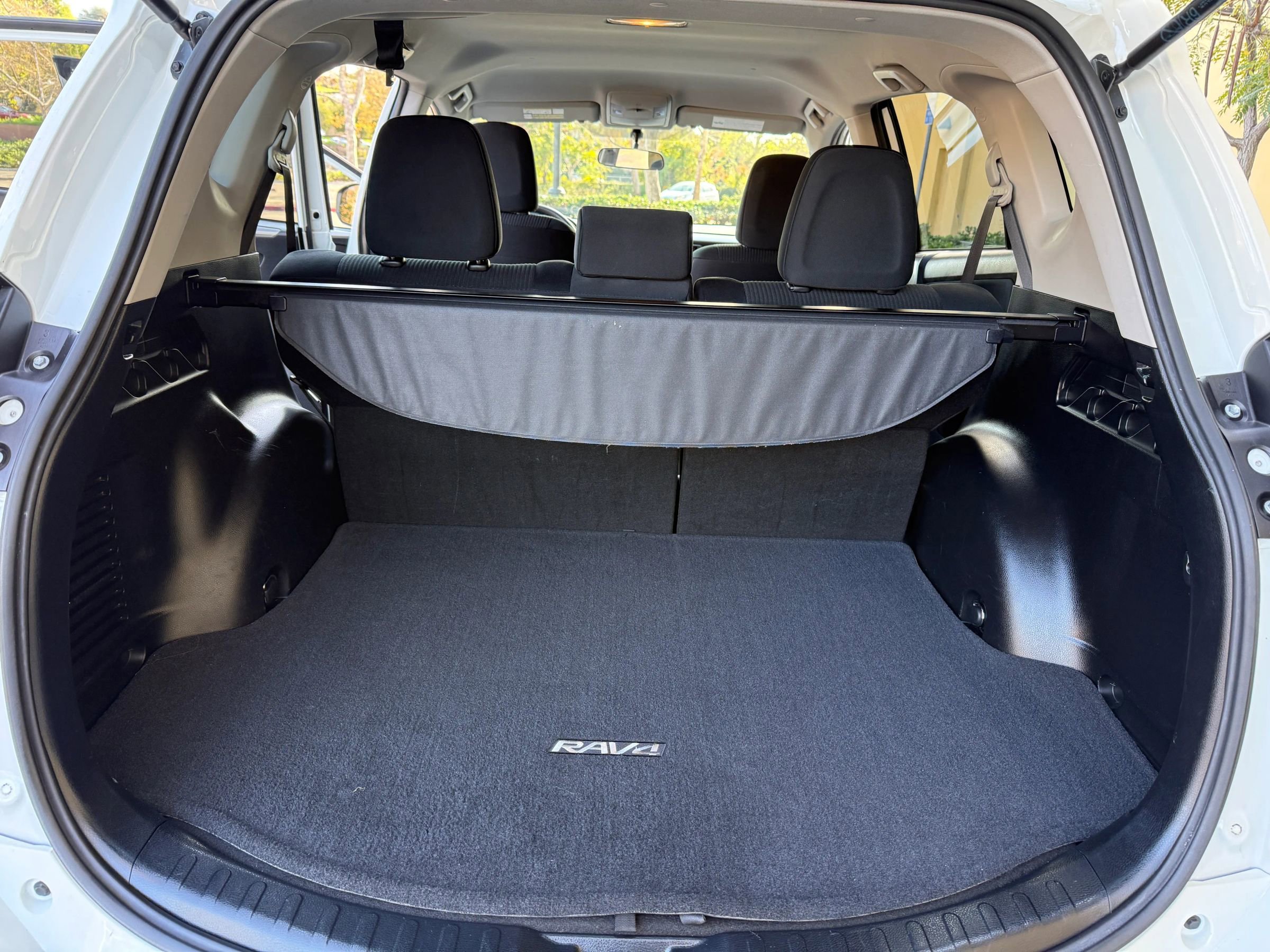 Used 2016 Toyota RAV4 LE FWD image 13