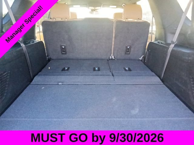 Used 2024 Chevrolet Suburban Premier RWD image 28