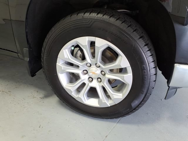 Used 2025 Chevrolet Silverado 1500 LTZ AWD/4WD image 9