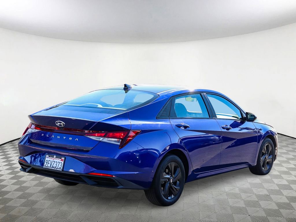 Used 2023 Hyundai Elantra SEL image 5