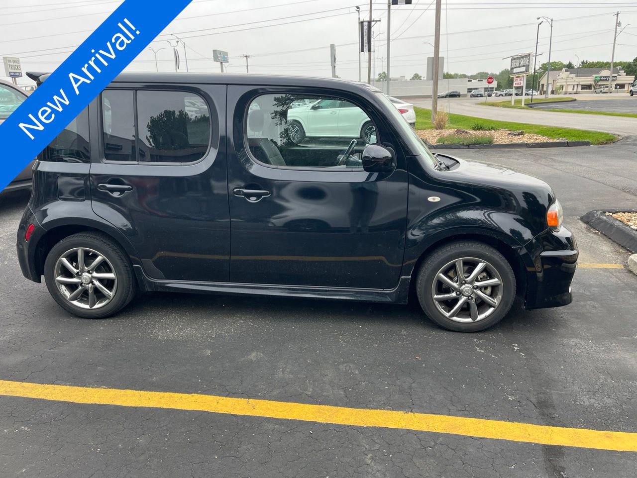 Used 2011 Nissan Cube 1.8 S Krom Edition w/ Interior Designer Pkg FWD image 4