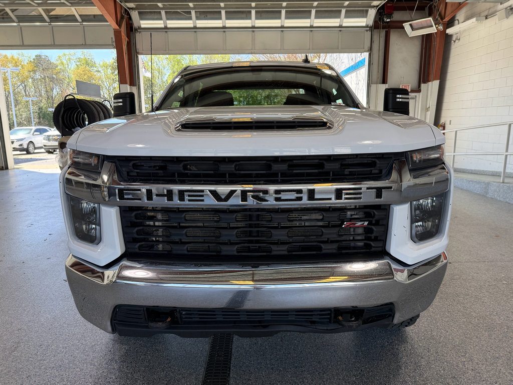 Used 2023 Chevrolet Silverado 2500 LT AWD/4WD image 2