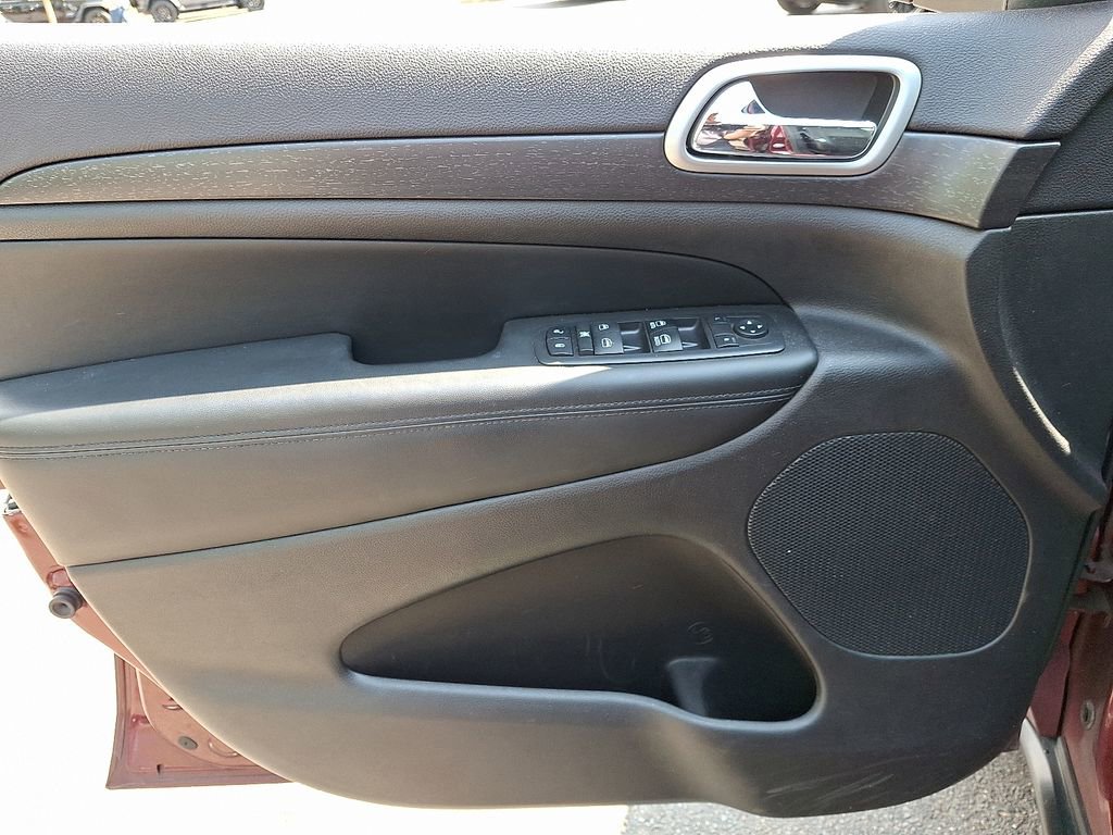 Used 2018 Jeep Grand Cherokee Laredo image 10