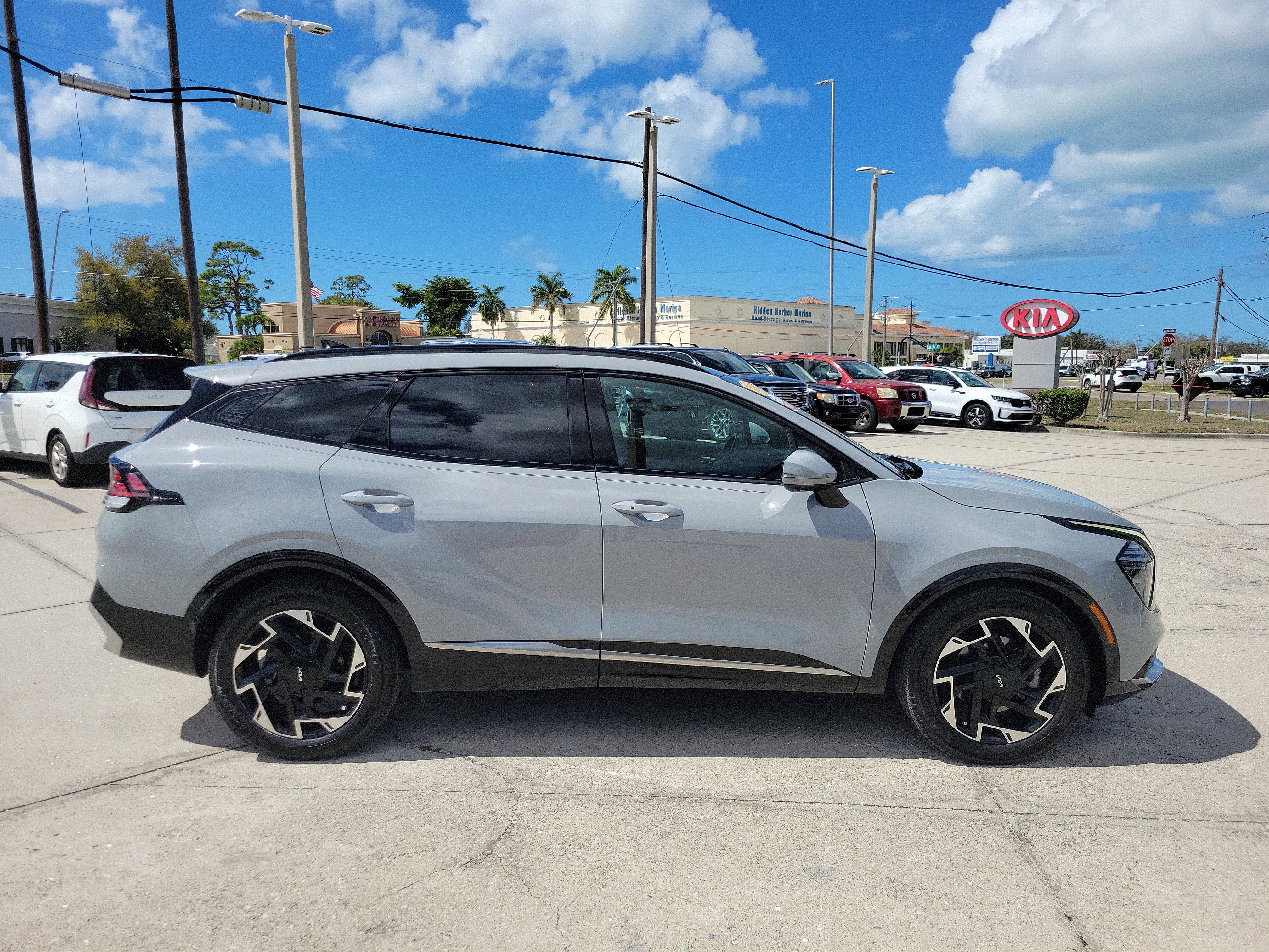 Certified 2023 Kia Sportage SX image 3