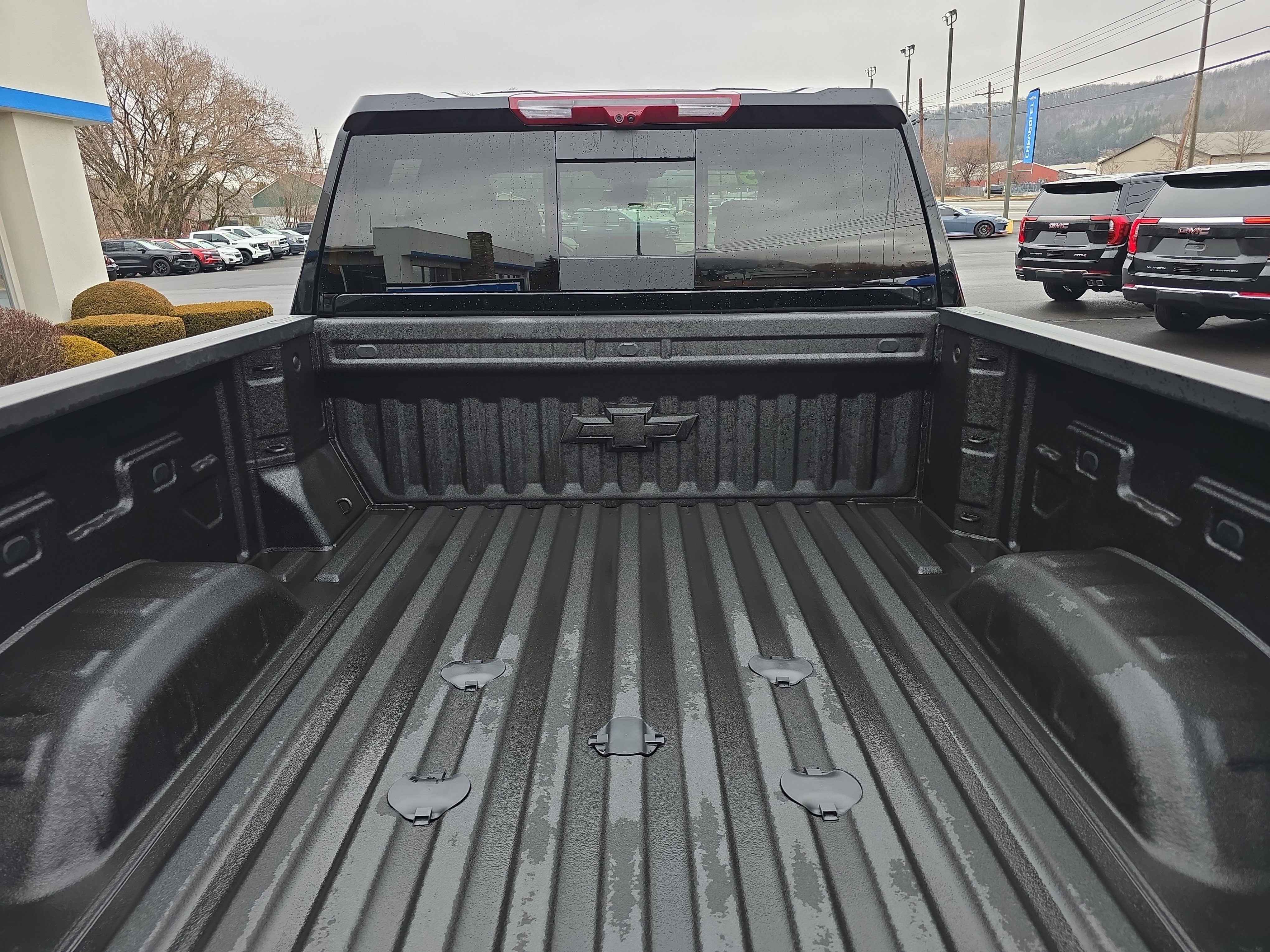 Used 2025 Chevrolet Silverado 2500 ZR2 w/ Technology Package image 5