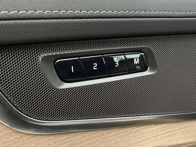 New 2026 Volvo XC90 B6 Core w/ Protection Package image 11