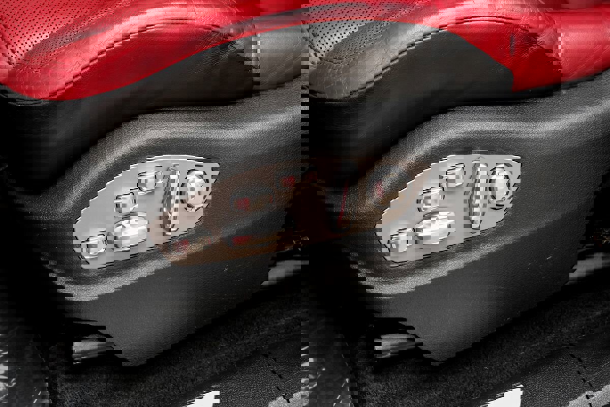 Used 2016 Porsche Macan Turbo AWD/4WD image 29