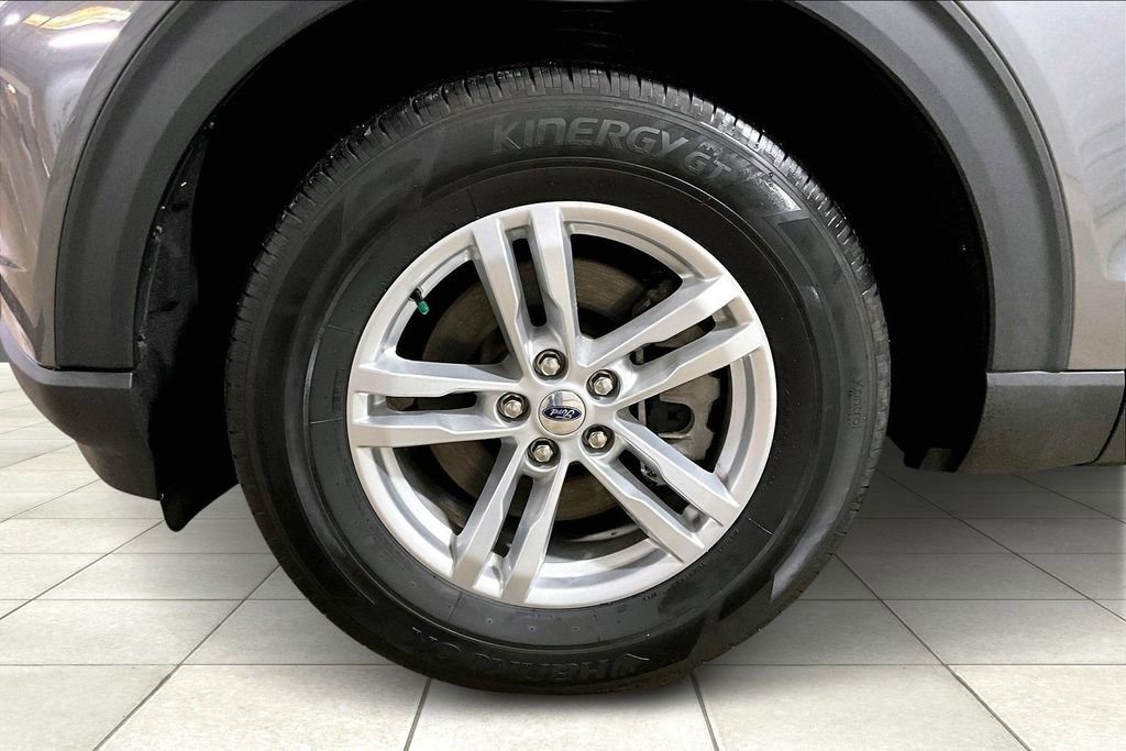 Certified 2023 Ford Explorer XLT w/ Equipment Group 202A image 9