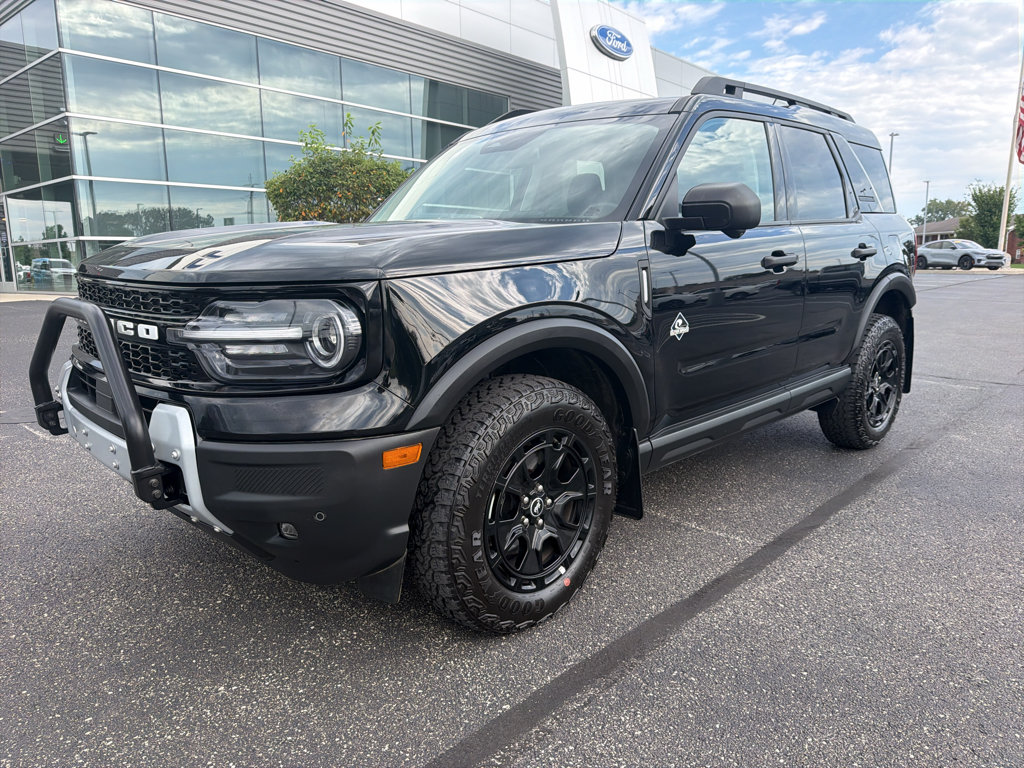 Used 2025 Ford Bronco Sport Outer Banks w/ Sasquatch Outer Banks Package AWD/4WD image 2