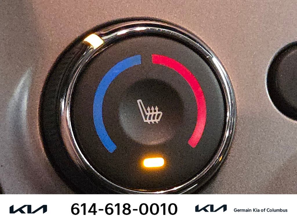 Used 2020 Chevrolet Sonic Premier FWD image 32