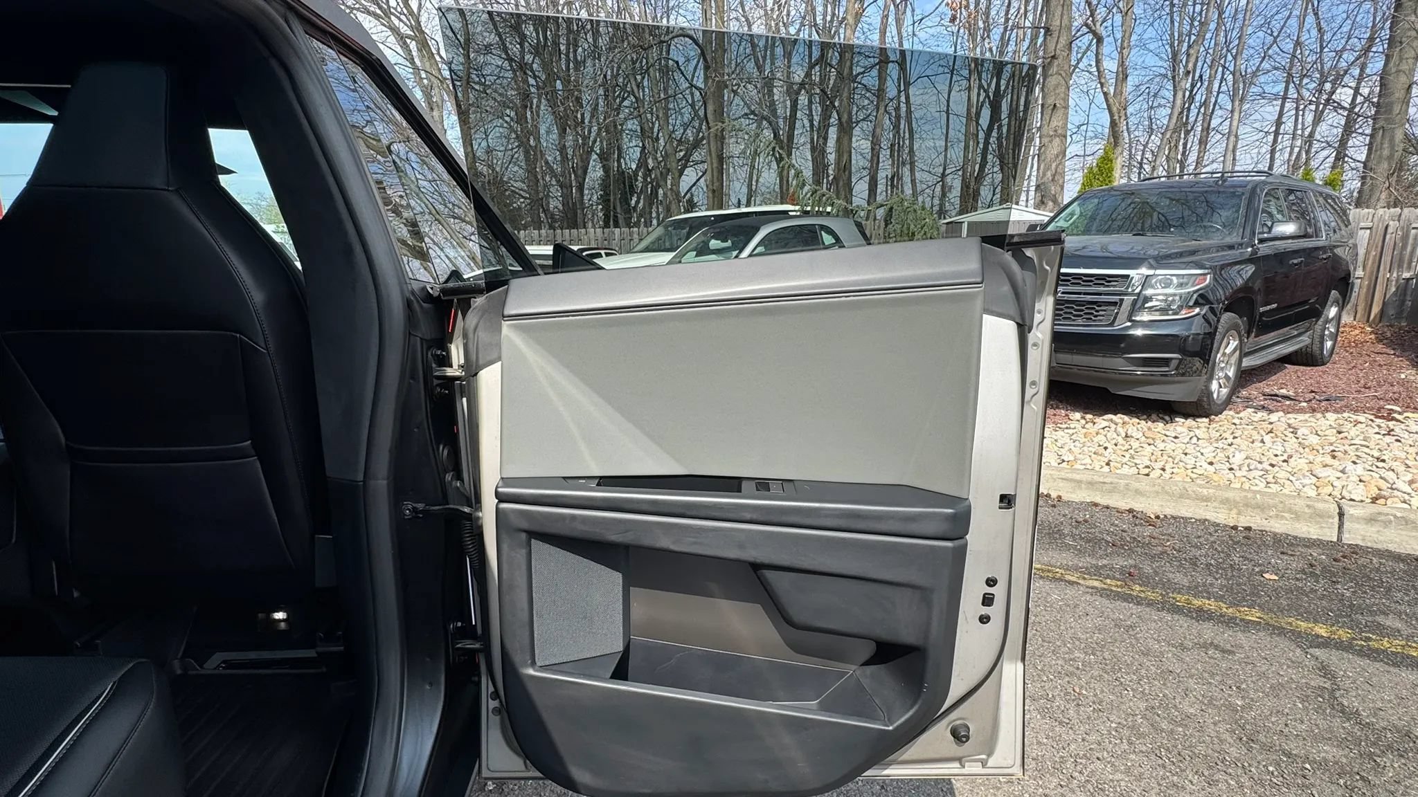 Used 2024 Tesla Cybertruck AWD Crew Cab image 23