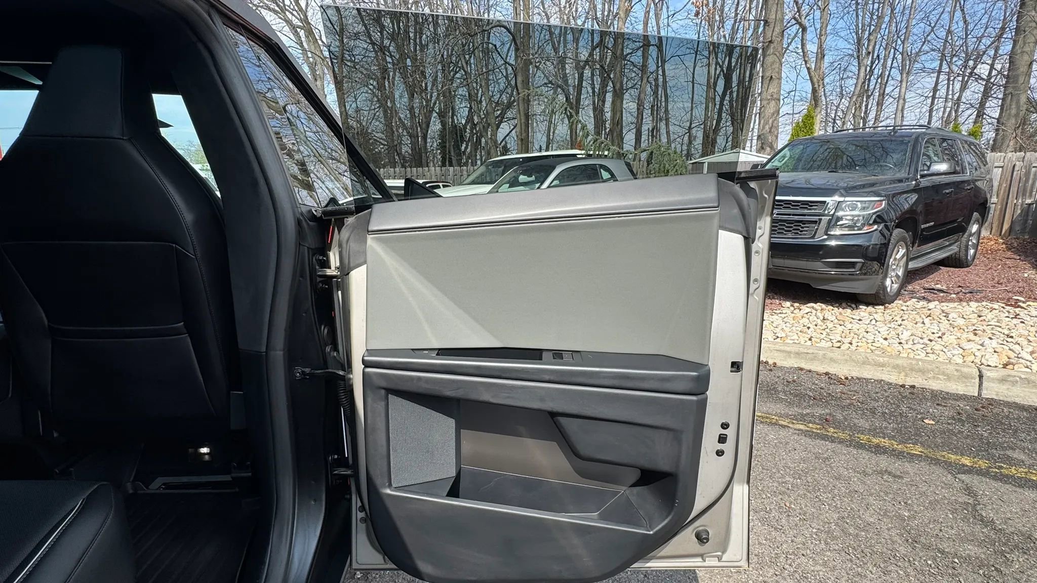 Used 2024 Tesla Cybertruck AWD Crew Cab image 23