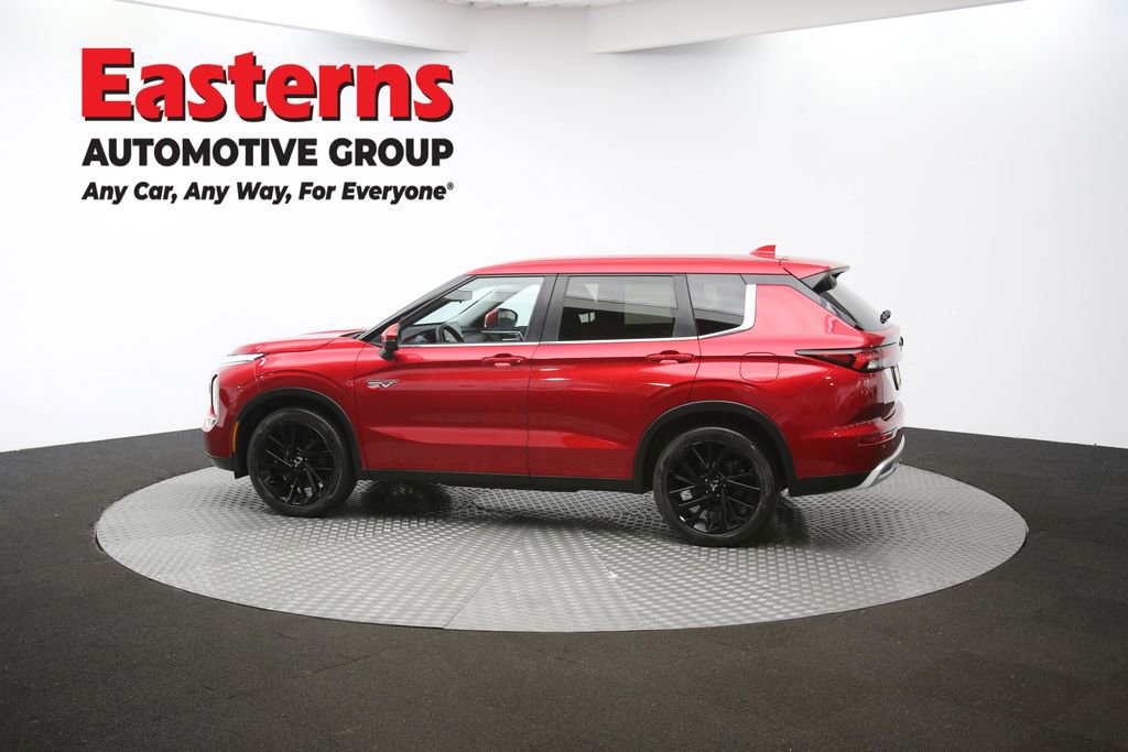 Used 2023 Mitsubishi Outlander SE image 60