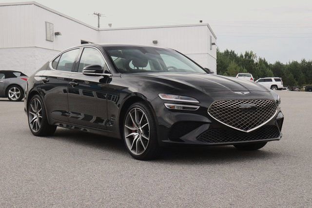 Used 2025 Genesis G70 2.5T image 3