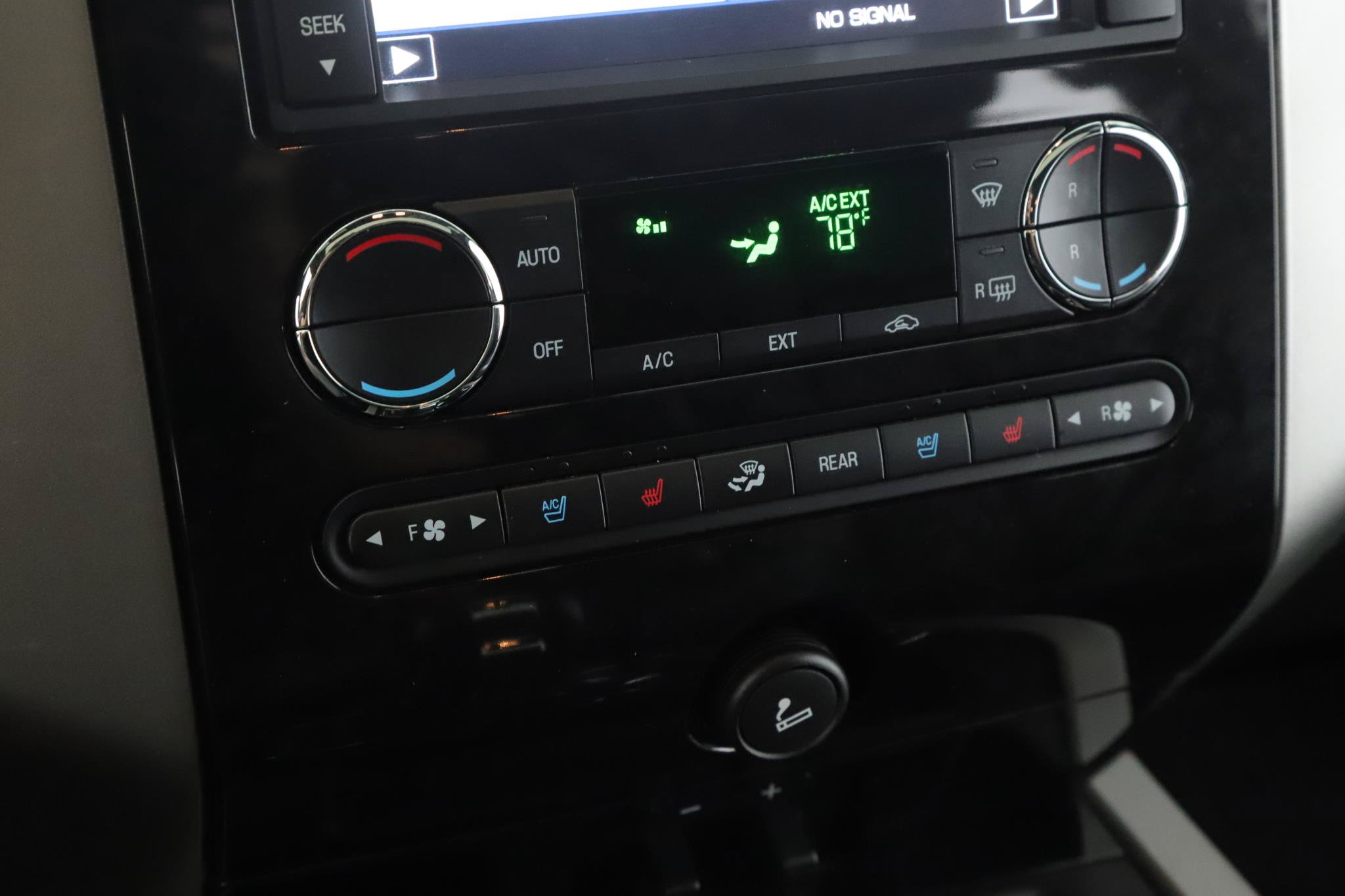 Used 2013 Ford Expedition EL Limited AWD/4WD image 16