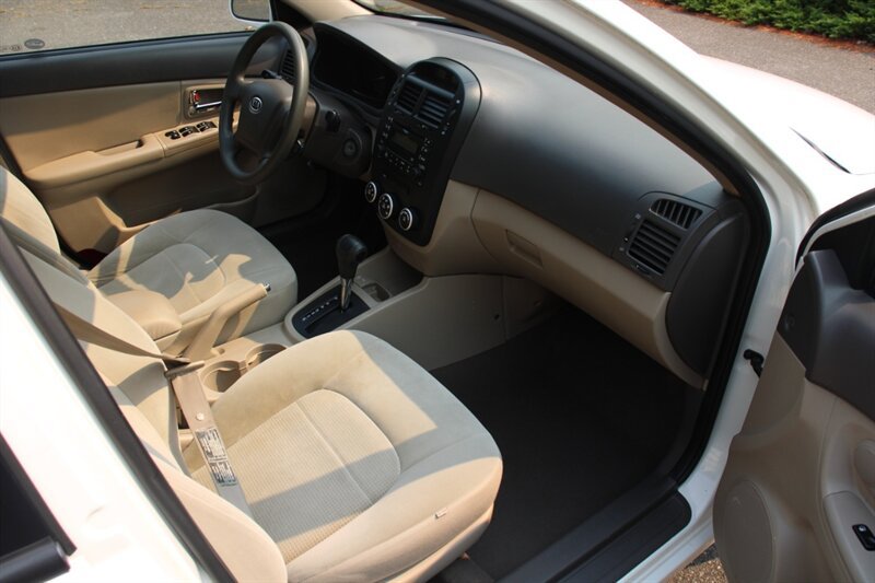 Used 2009 Kia Spectra EX FWD image 13