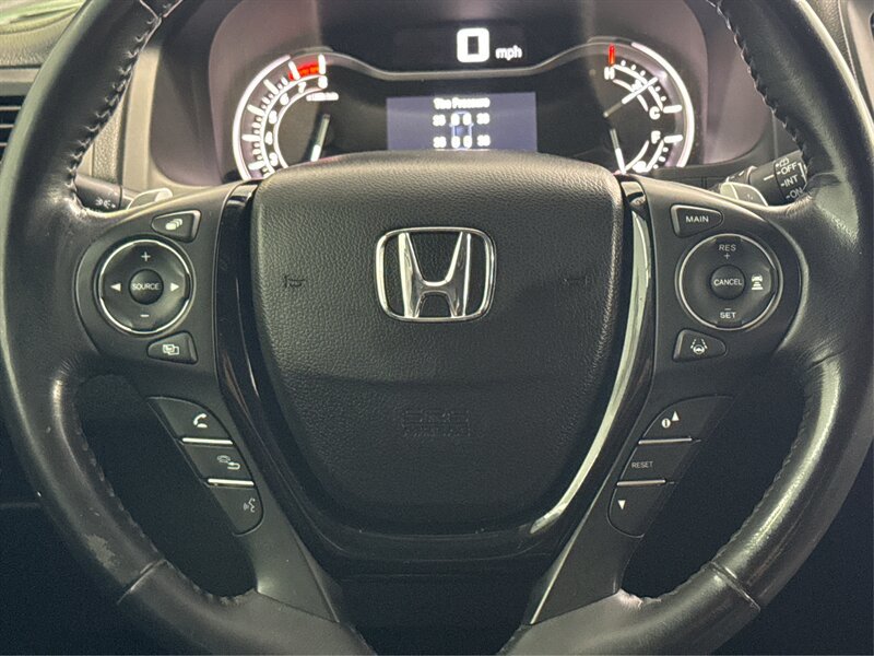 Used 2018 Honda Pilot Touring image 16