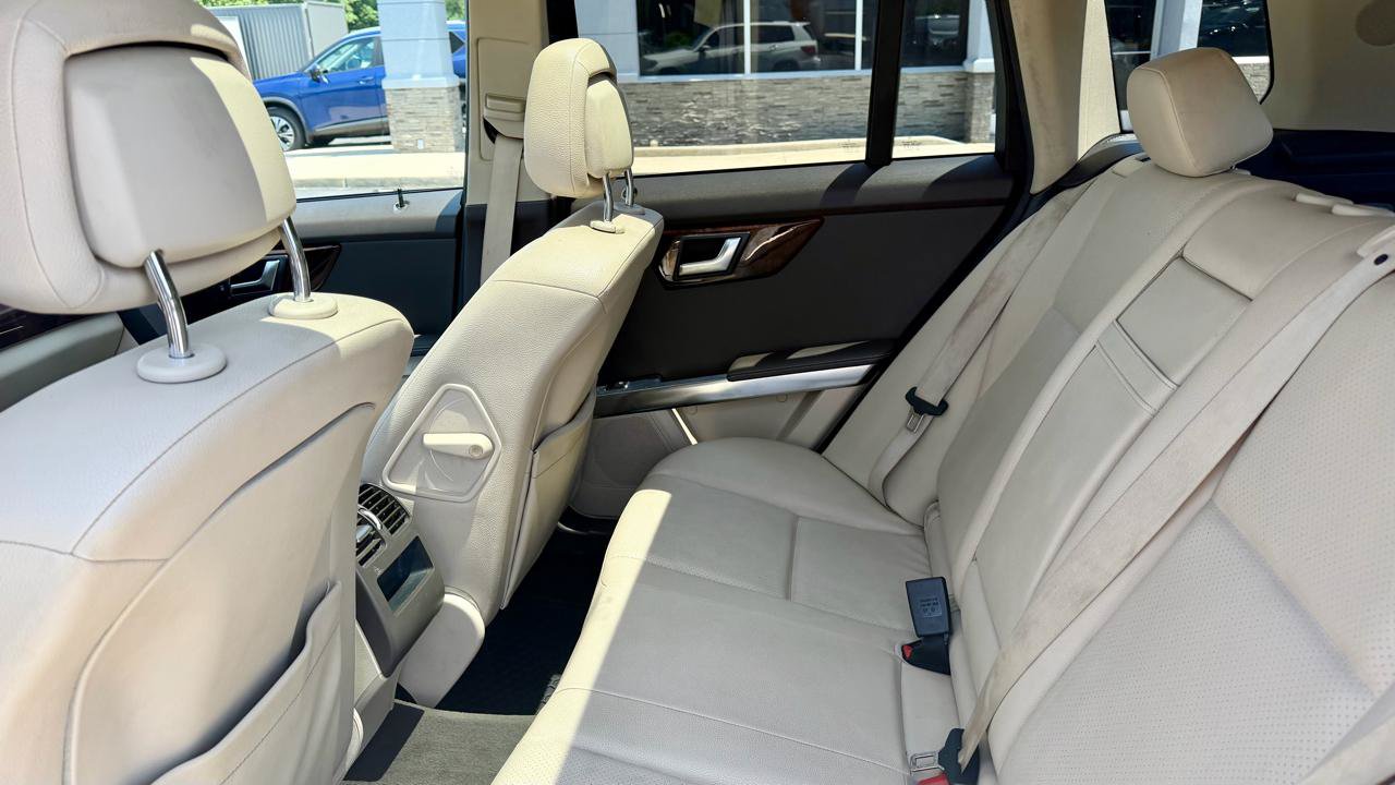 Used 2013 Mercedes-Benz GLK 350 4MATIC image 18
