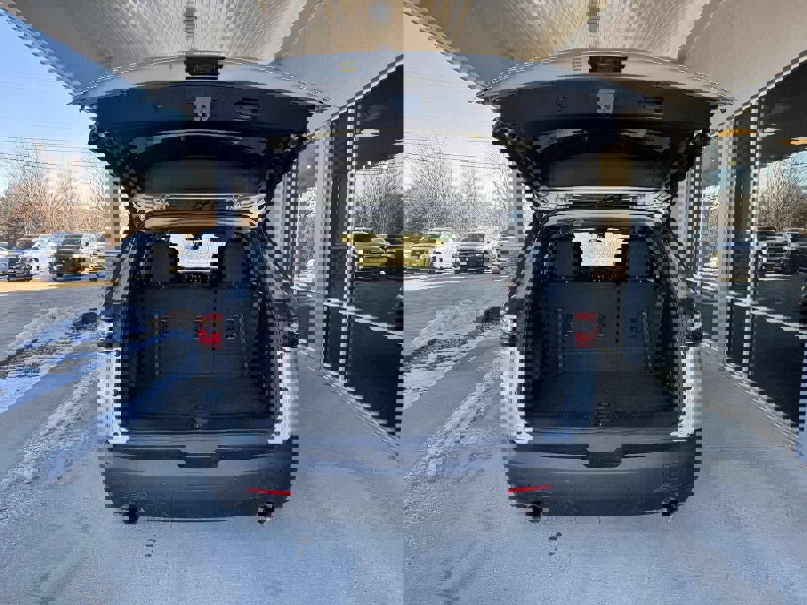 Used 2020 Chevrolet Traverse LT w/ LPO, Cargo Package image 5