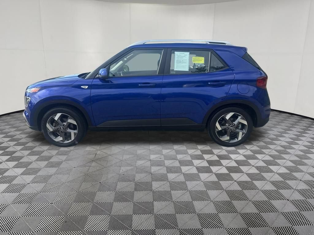 Used 2022 Hyundai Venue Limited FWD image 8