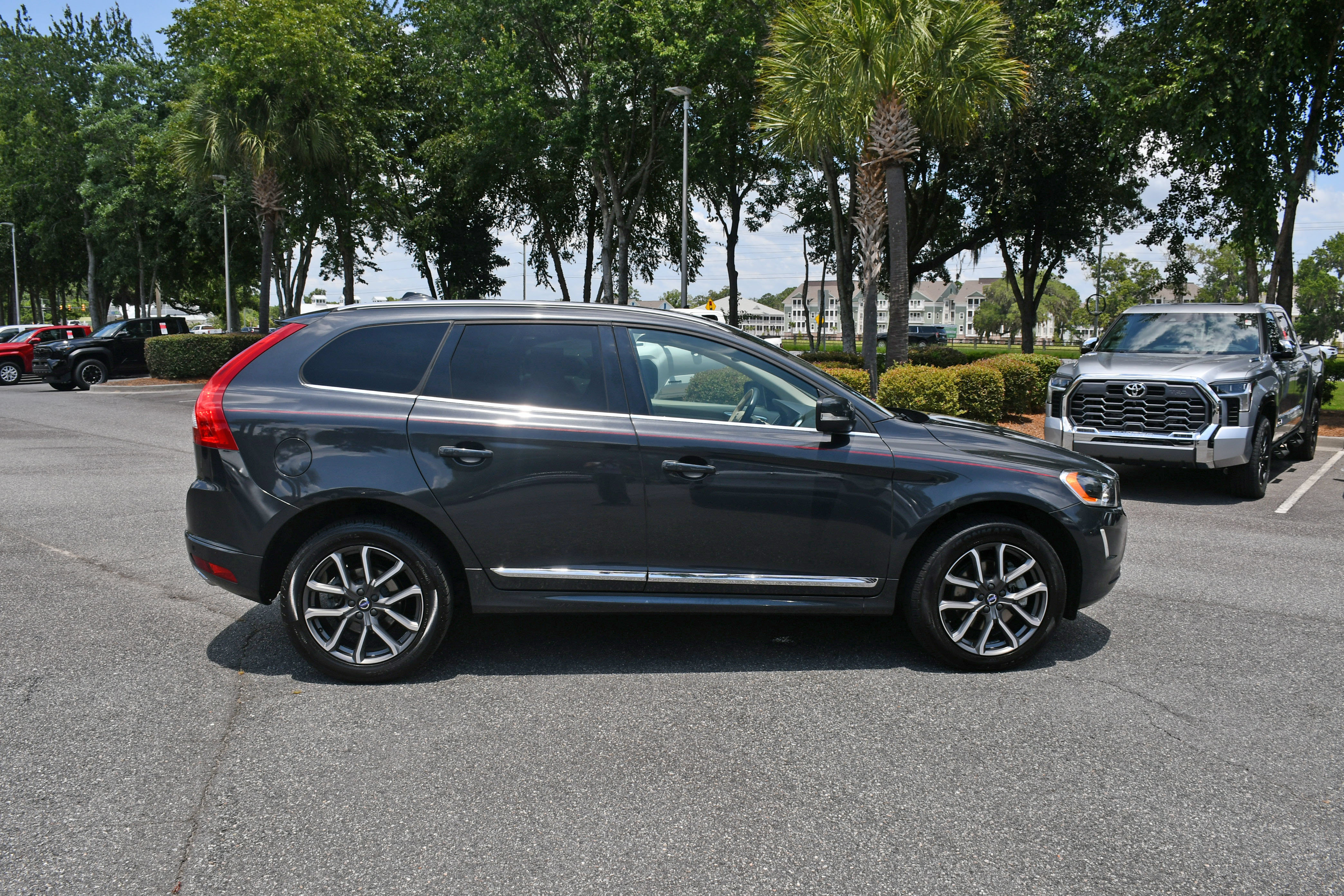 Used 2016 Volvo XC60 T5 Platinum AWD/4WD image 5
