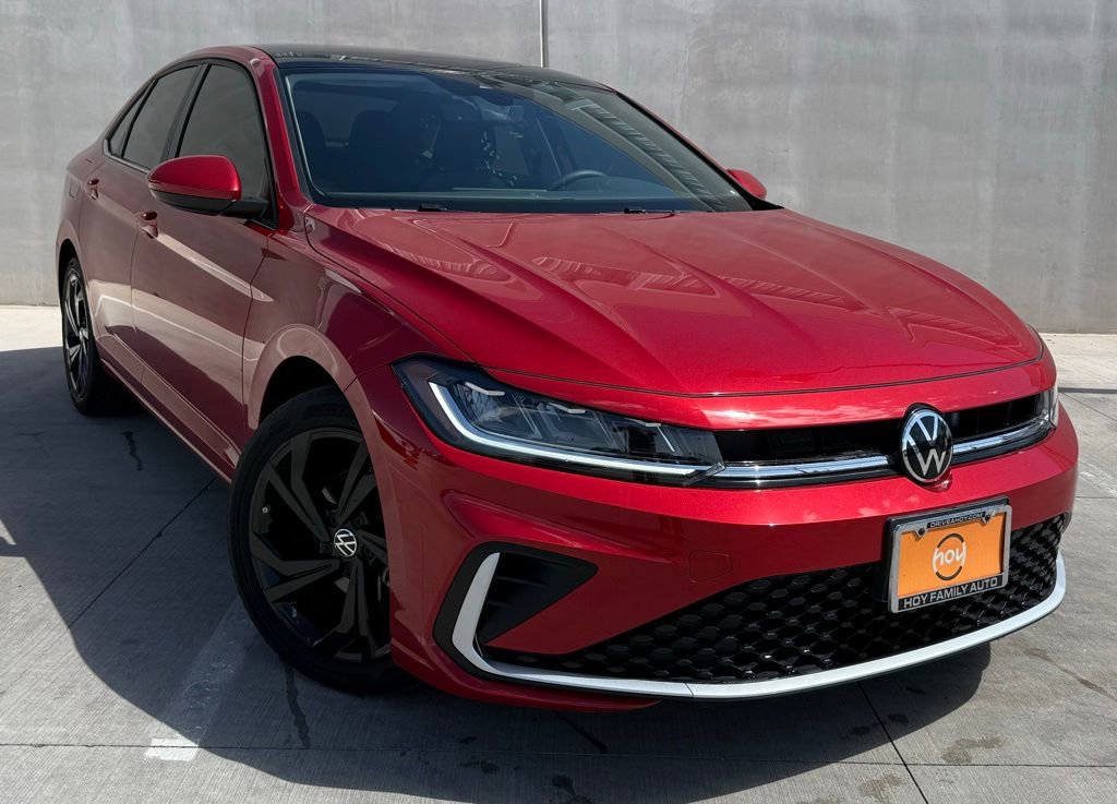 Used 2025 Volkswagen Jetta SE image 1