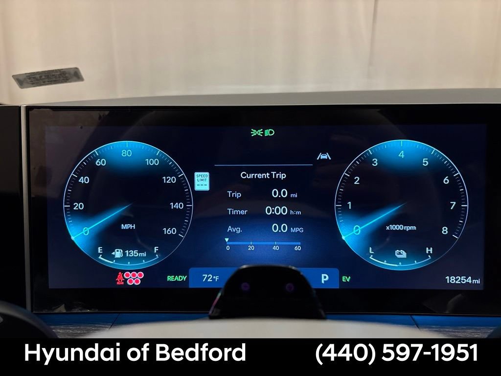 Used 2025 Hyundai Santa Fe Limited AWD/4WD image 18