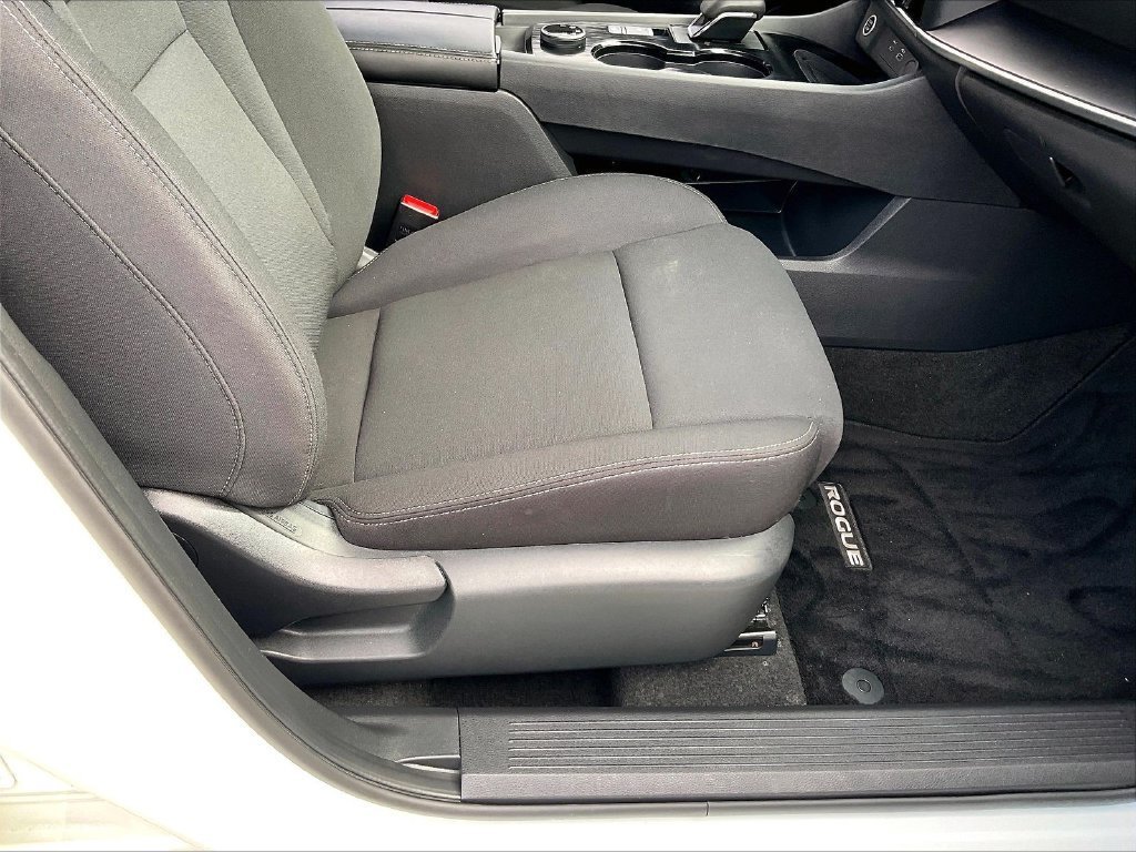 Used 2023 Nissan Rogue S AWD/4WD image 33
